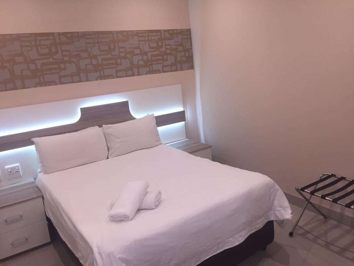Solrand Hotel Durban Bagian luar foto