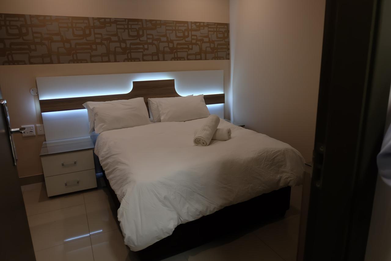 Solrand Hotel Durban Bagian luar foto